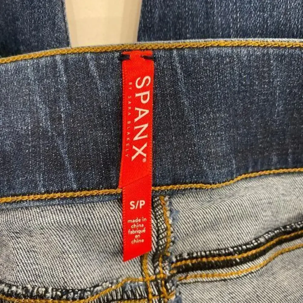 SPANX‎ Distressed Ankle Skinny Jeans in Medium Wash Size Small
